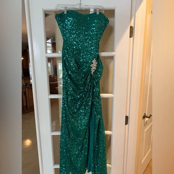 green emerald velvet dress 33001